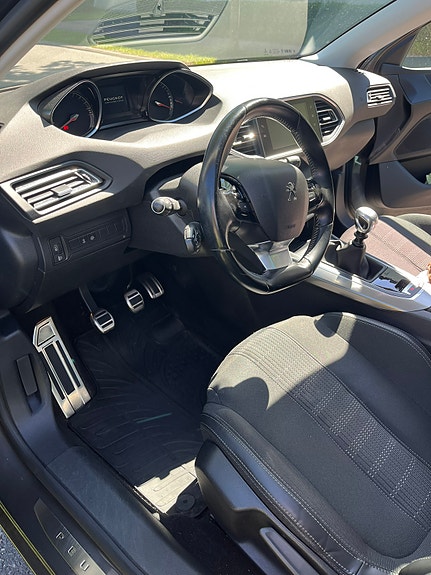 Peugeot 308 SW 6 of 10