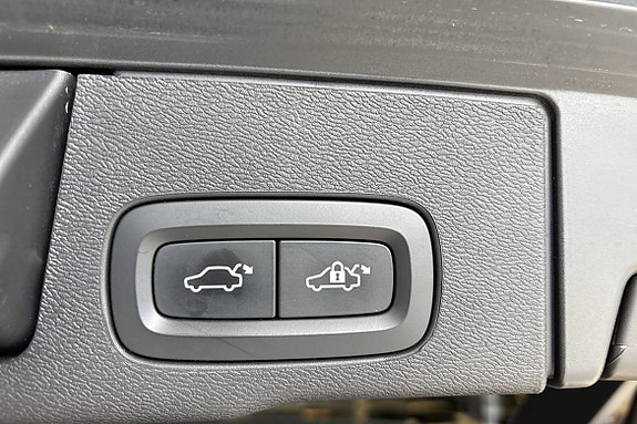 Volvo XC60 14 of 30
