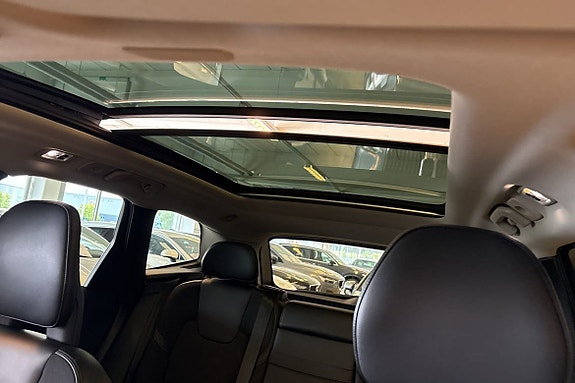 Volvo XC60 30 of 30