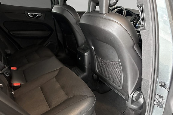 Volvo XC60 11 of 30