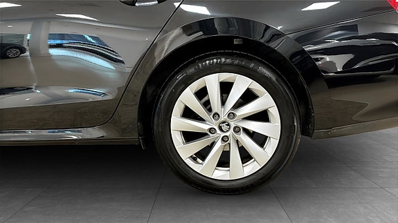 Skoda Octavia 6 of 12