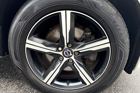 Volvo XC60 12 of 30