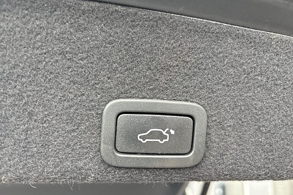 Volvo XC60 16 of 30