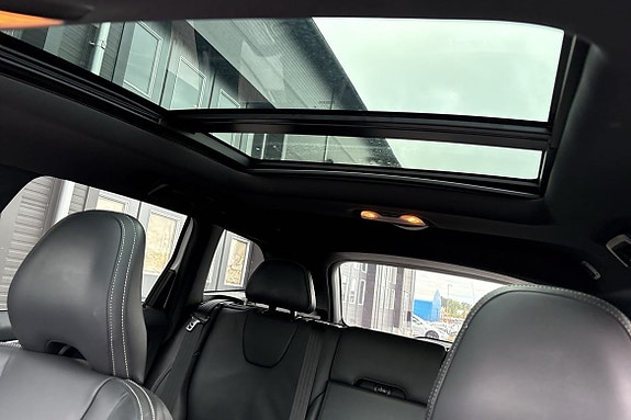 Volvo XC60 19 of 30