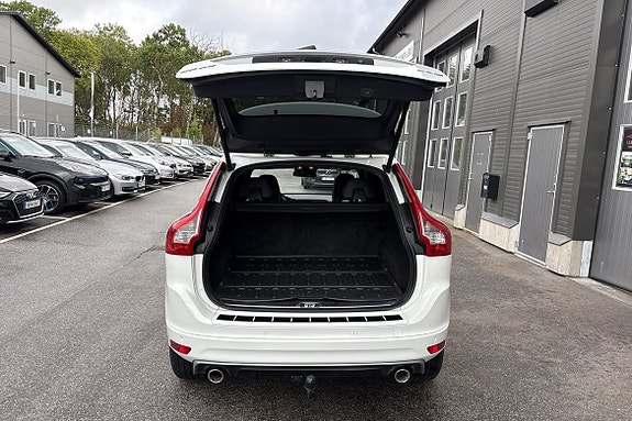 Volvo XC60 17 of 30