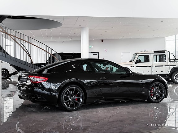 Maserati GranTurismo 2 of 11
