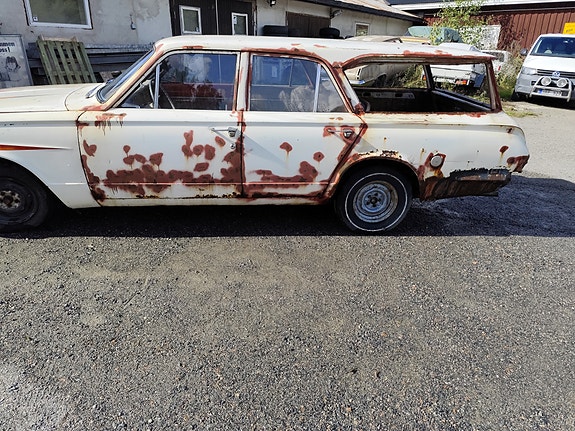Plymouth Valiant 3 of 6