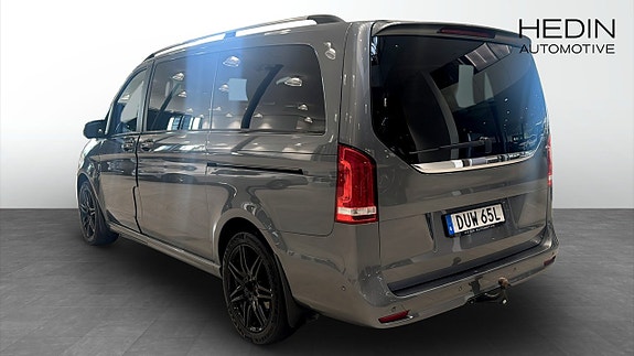 Mercedes-Benz V300 8 of 22