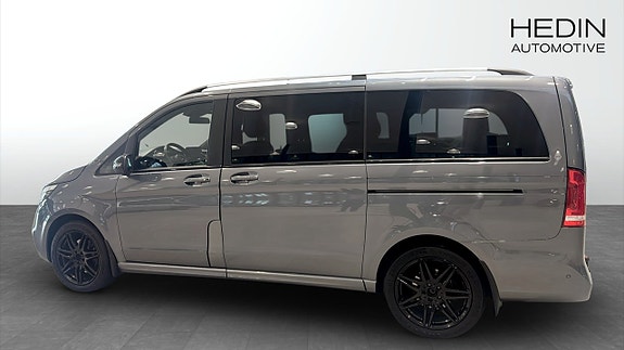 Mercedes-Benz V300 9 of 22