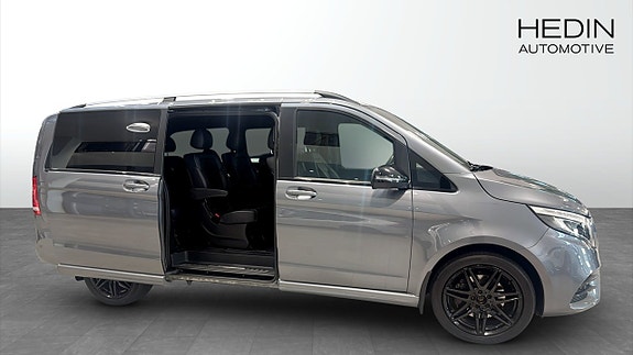 Mercedes-Benz V300 5 of 22
