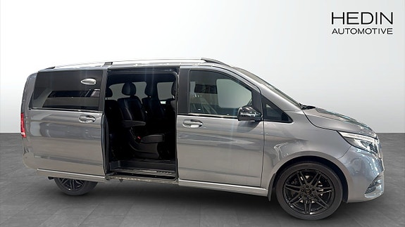 Mercedes-Benz V300 5 of 22