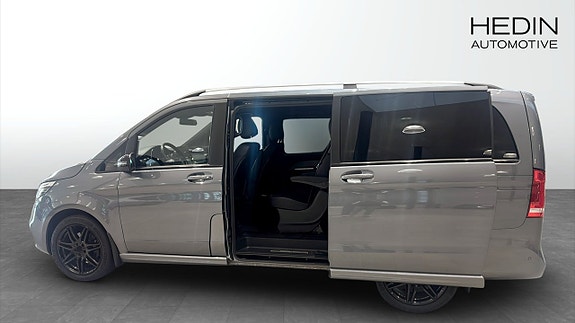 Mercedes-Benz V300 10 of 22