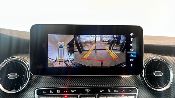 Mercedes-Benz V300 21 of 22