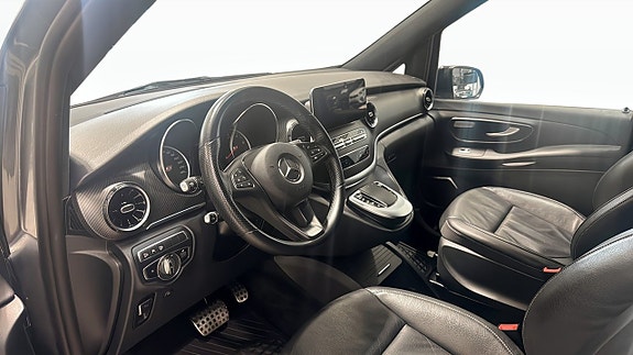 Mercedes-Benz V300 16 of 22
