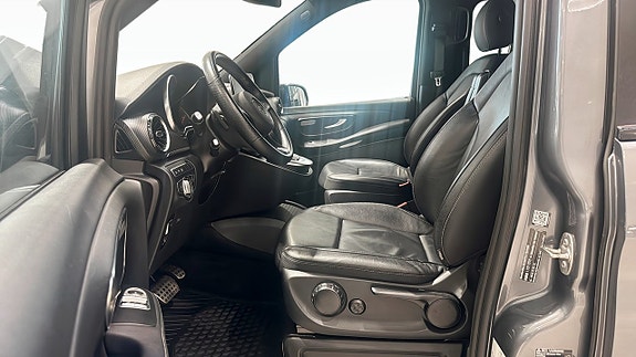 Mercedes-Benz V300 15 of 22
