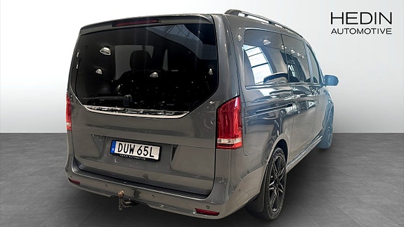 Mercedes-Benz V300 6 of 22