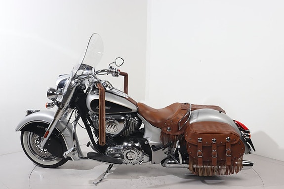 Indian CHIEF VINTAGE CLASSIC 5 of 7