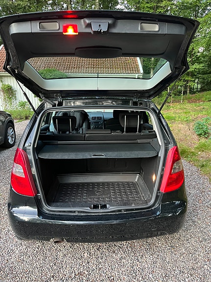 Mercedes-Benz A160 4 of 6