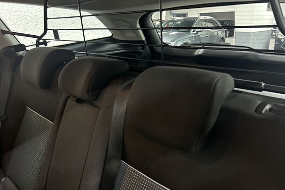 Ford Mondeo 19 of 30