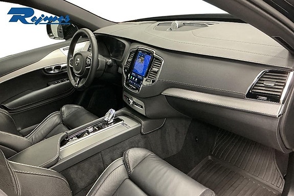 Volvo XC90 11 of 18