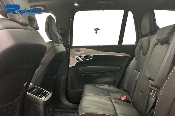 Volvo XC90 13 of 18