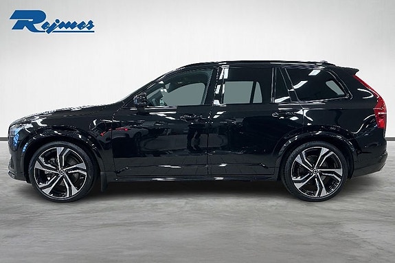 Volvo XC90 3 of 18