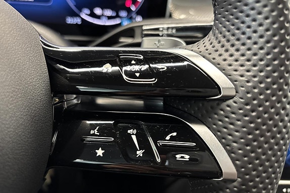 Mercedes-Benz GLC300 e 11 of 20