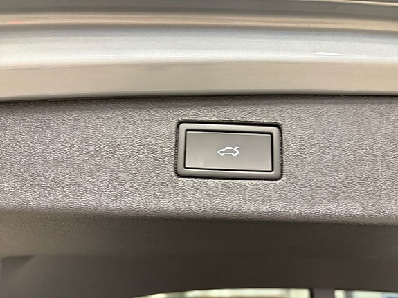 Volkswagen Tiguan 12 of 15