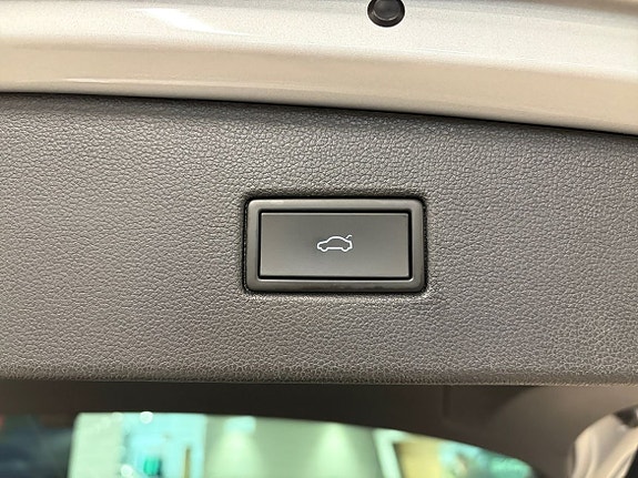 Volkswagen Tiguan 12 of 14
