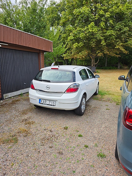 Opel Astra 2 of 4