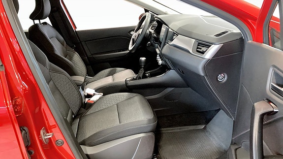 Renault Captur 3 of 16