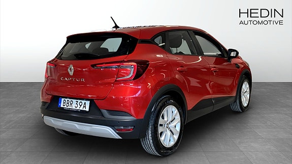 Renault Captur 2 of 16