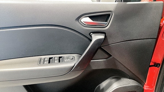 Renault Captur 11 of 16