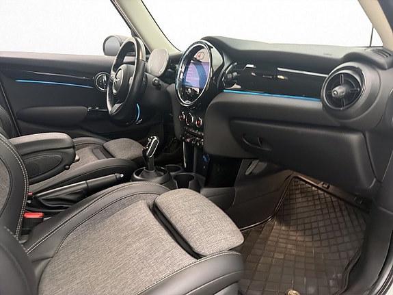 MINI Cooper 22 of 30