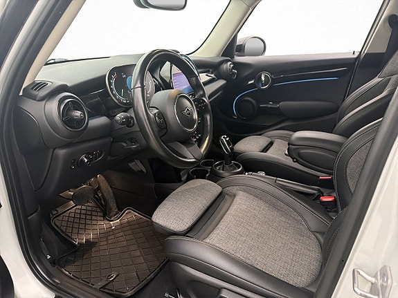 MINI Cooper 10 of 30