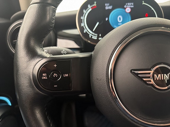 MINI Cooper 12 of 30