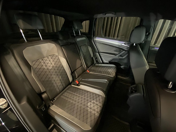 Volkswagen Tiguan 10 of 30