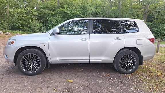 Toyota Highlander 2 of 14