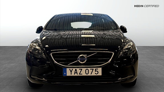 Volvo V40 8 of 12