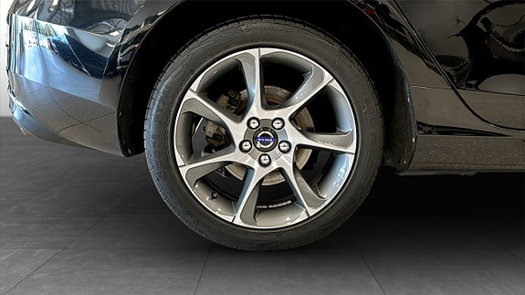 Volvo V40 9 of 12