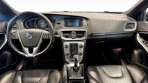 Volvo V40 4 of 12
