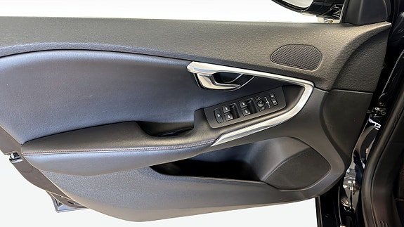 Volvo V40 11 of 12