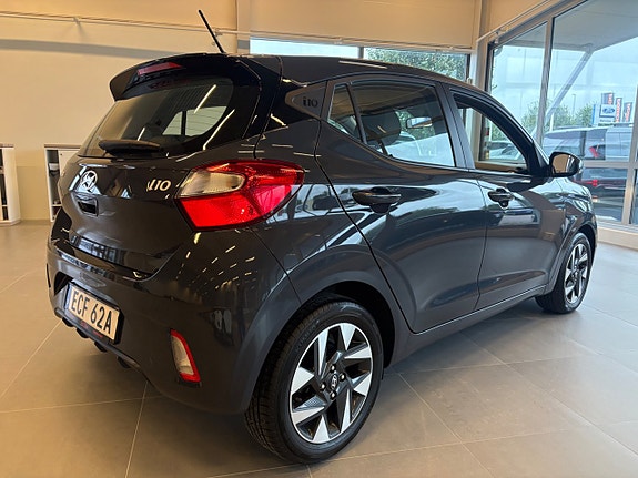 Hyundai i10 4 of 18