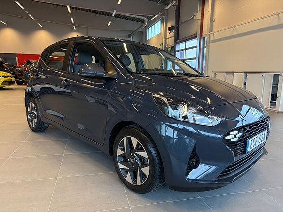 Hyundai i10 3 of 18