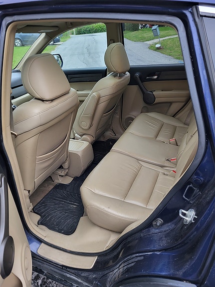 Honda CR-V 2 of 9