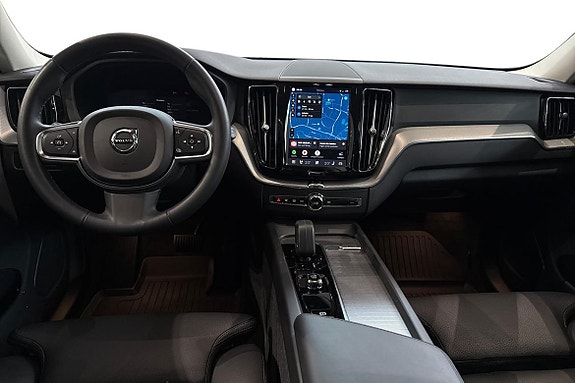 Volvo XC60 10 of 23