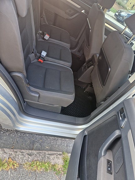 Volkswagen Touran 7 of 9