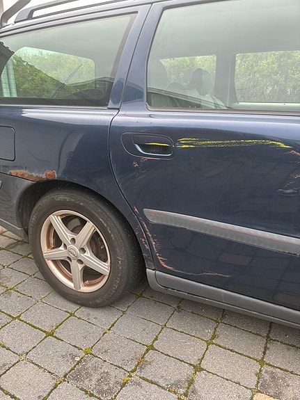 Volvo V70 4 of 7