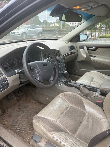Volvo V70 5 of 7