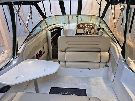 Regal 272 Midcabin Garmin Dieselvärmare Pentry Mercrusier 5 of 12
